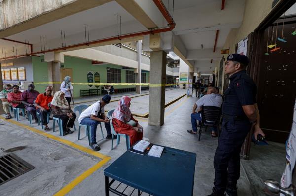 With two hours left to polling, Mahkota voter turnout below 50pc 